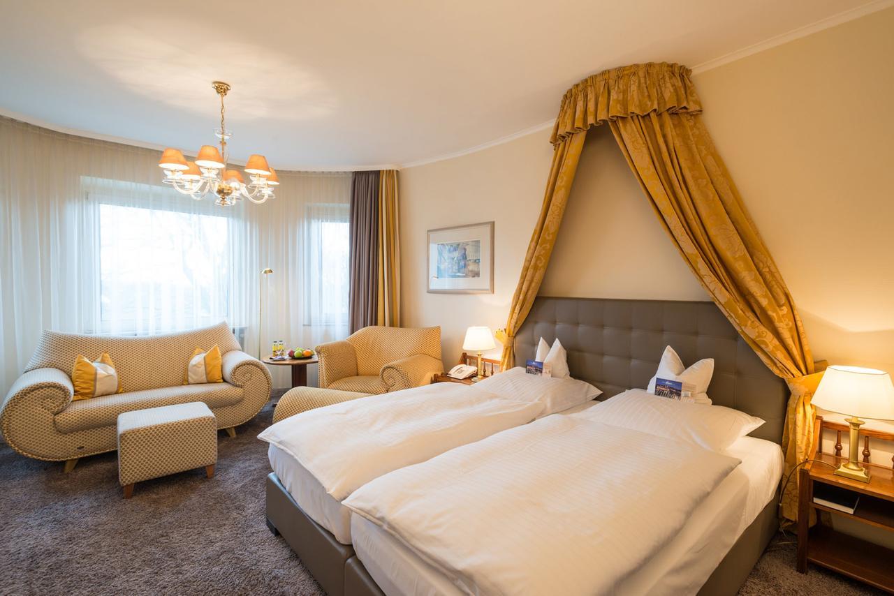 Hotel Heinz Hohr-Grenzhausen Bagian luar foto