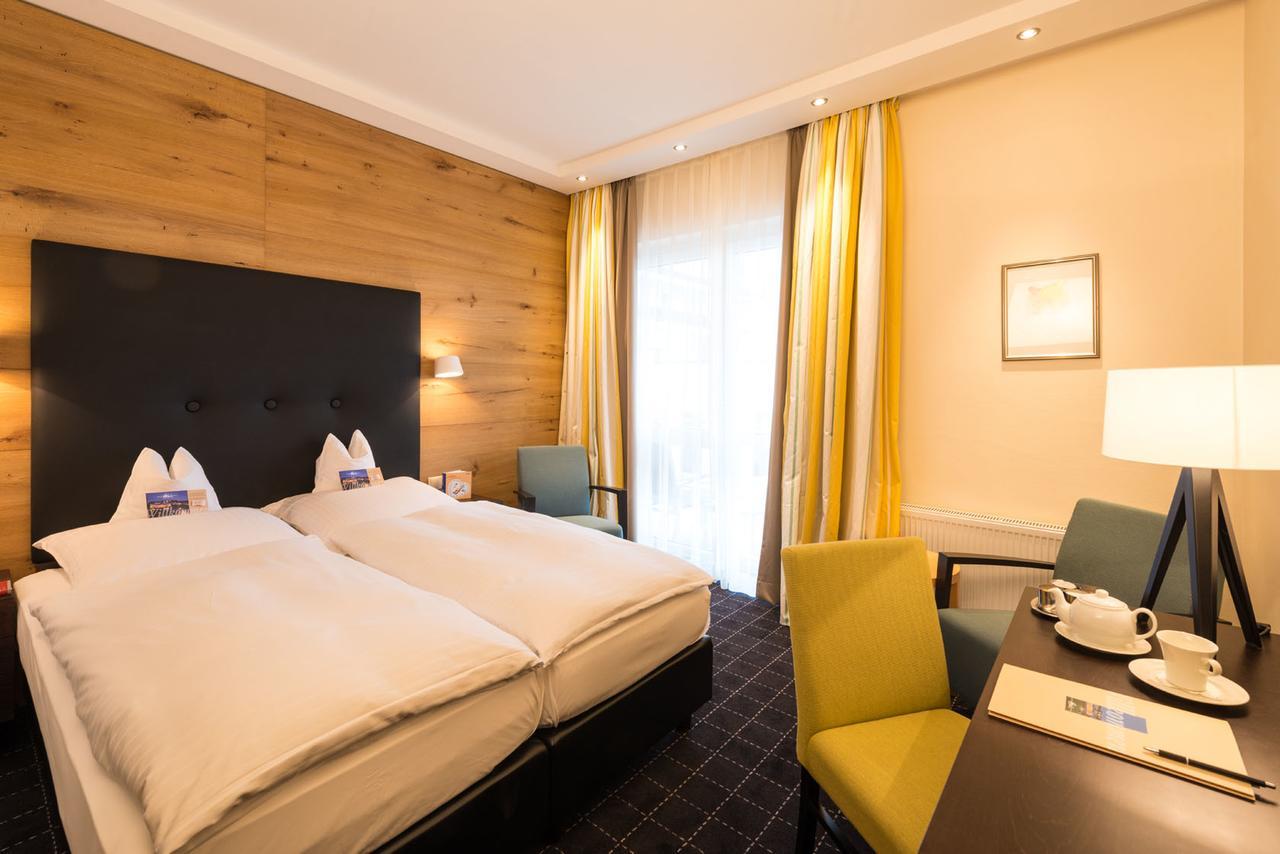 Hotel Heinz Hohr-Grenzhausen Bagian luar foto